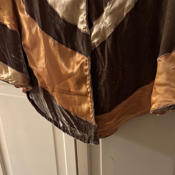 Sana Silk Cape Button Closure Neutral Geometric One Size - Picture 6 of 9